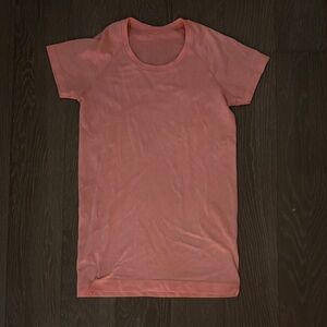 Lululemon Coral Women’s Swiftly Tech Short Sleeve
